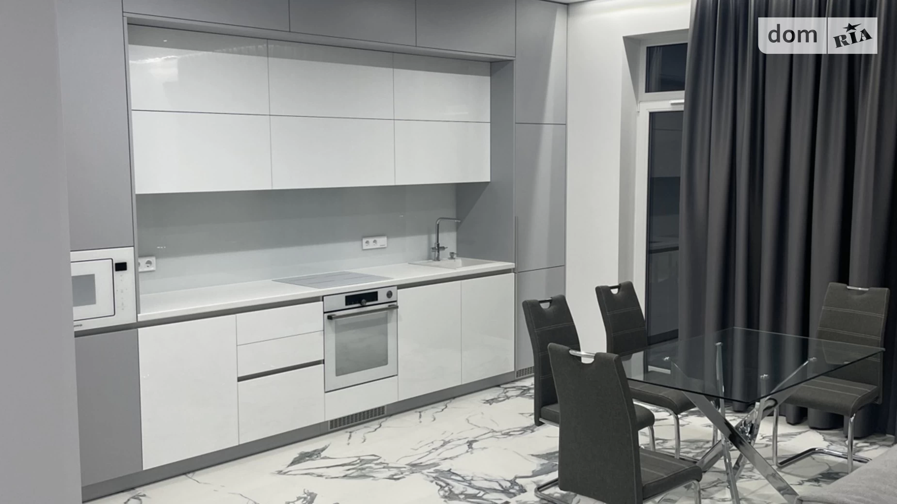 Сдается в аренду дом на 3 этажа 148 кв. м с мебелью, цена: 1800 € - фото 3