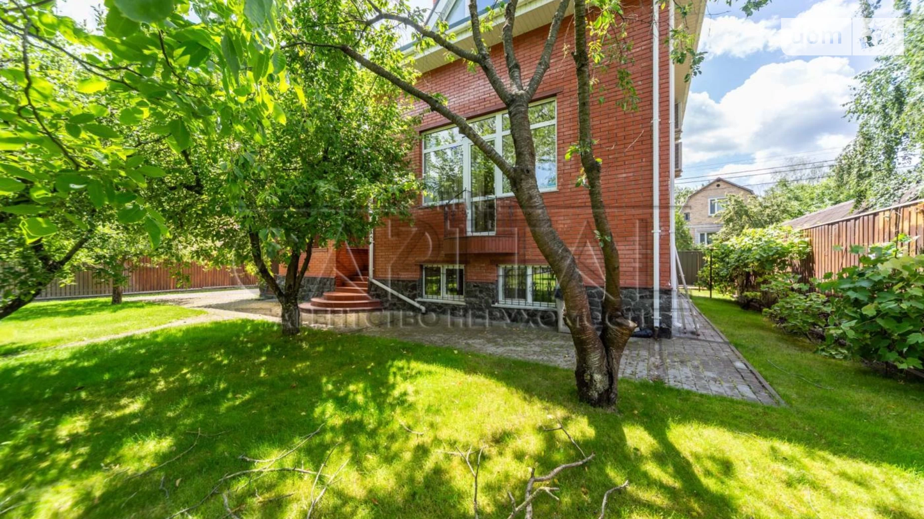 Продается дом на 2 этажа 330 кв. м с подвалом, цена: 320000 $ - фото 3