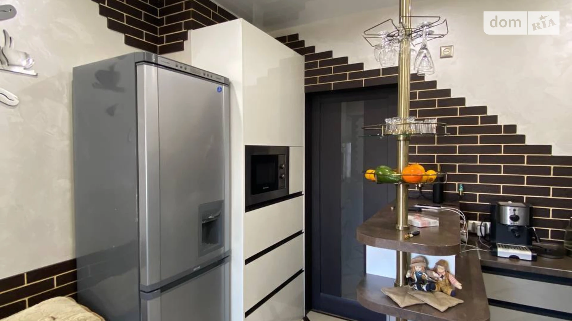 Продается 3-комнатная квартира 67.4 кв. м в Днепре, ул. Метростроевская, 14 - фото 2