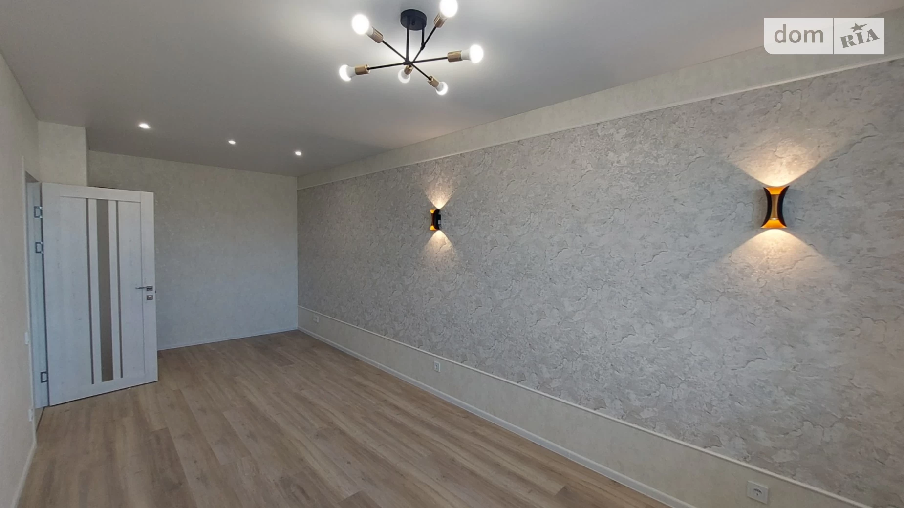 Продается 1-комнатная квартира 41 кв. м в Стрижавке, ул. Киевская, 224/8 - фото 2