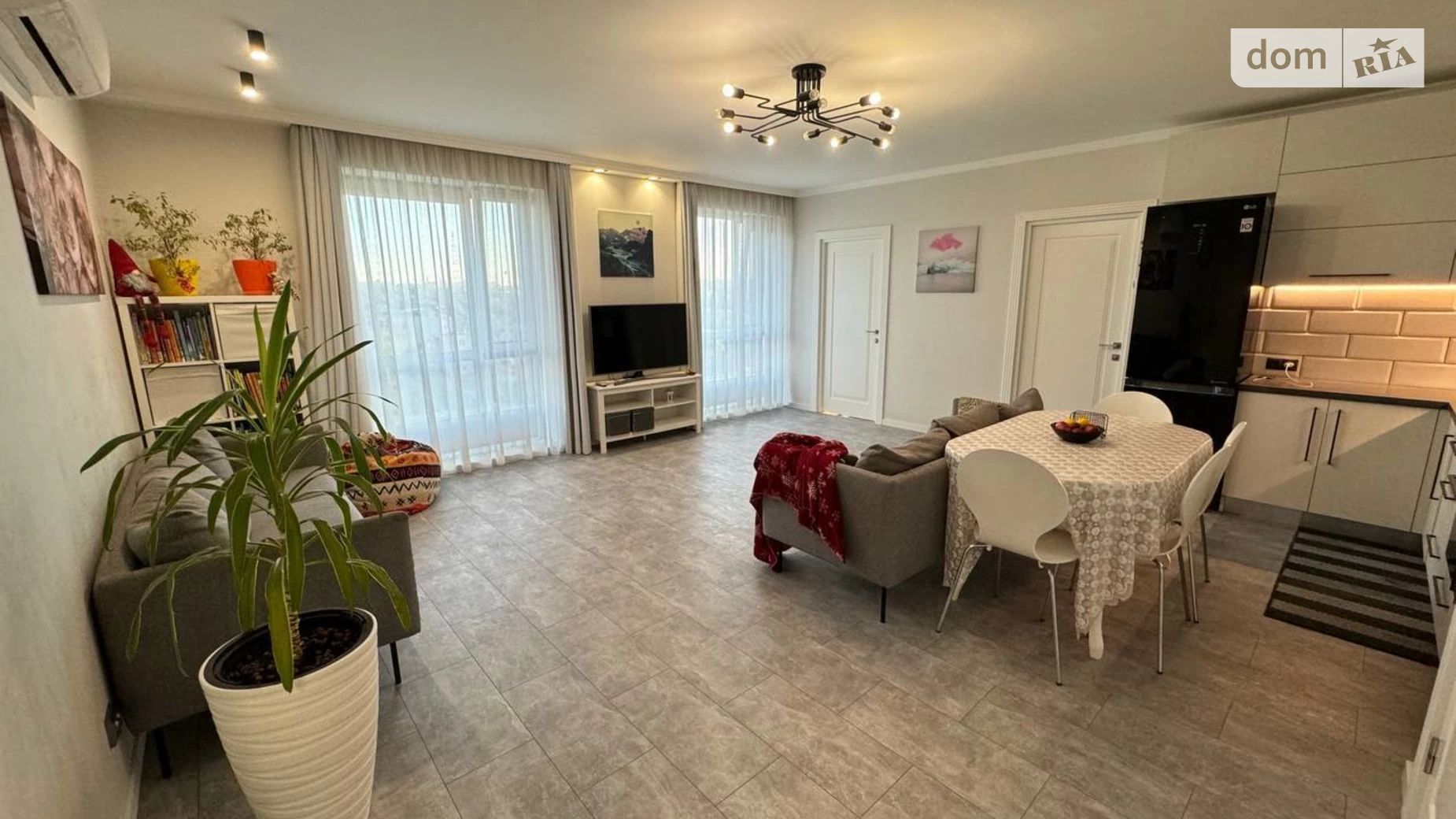 Сдается в аренду 3-комнатная квартира 95 кв. м в Днепре, ул. Светлова, 42А - фото 2