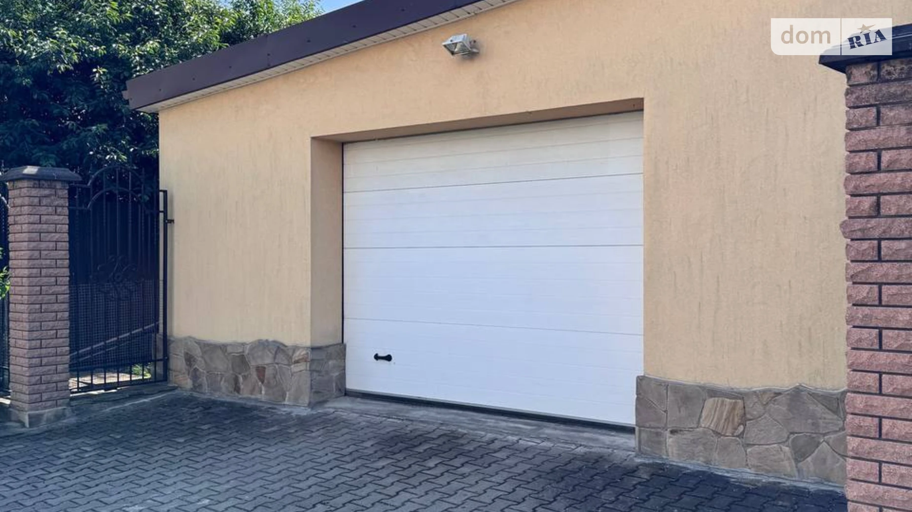 Продается дом на 2 этажа 248.8 кв. м с балконом, цена: 185000 $ - фото 2