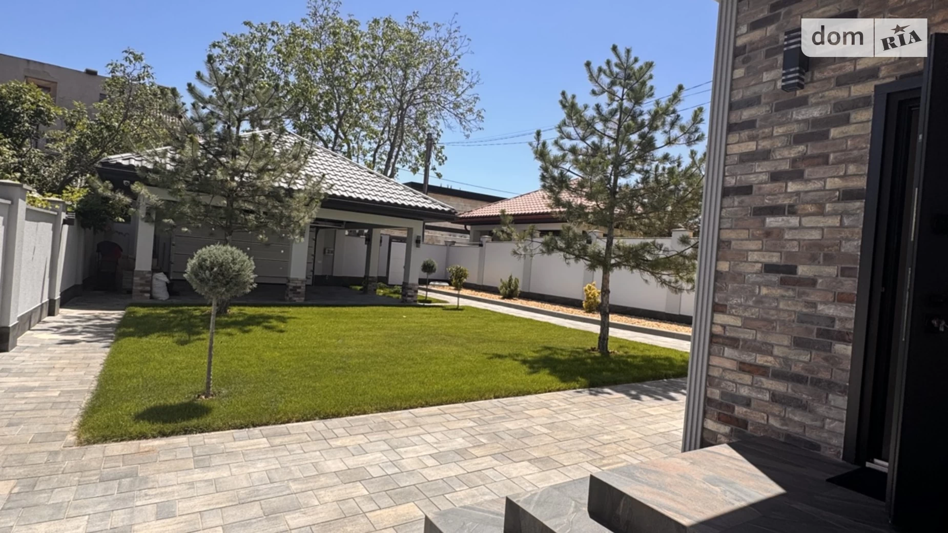 Продается дом на 2 этажа 152 кв. м с гаражом, цена: 380000 $ - фото 2