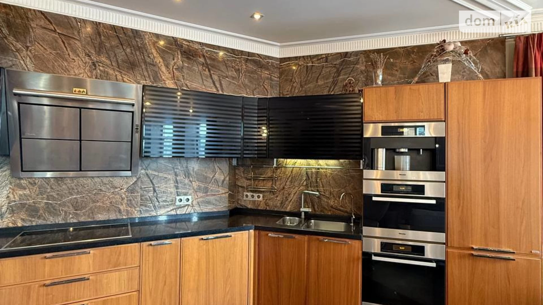 Продается 3-комнатная квартира 127.1 кв. м в Киеве, ул. Почайнинская, 70 - фото 2