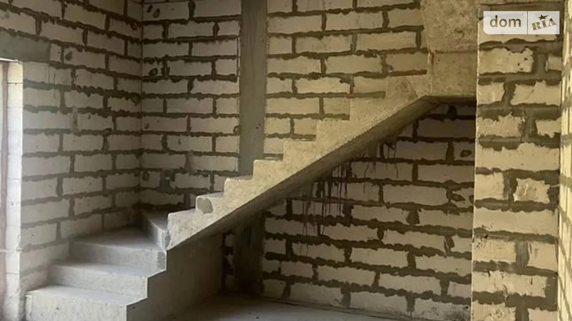 Продается дом на 2 этажа 108 кв. м с мансардой, цена: 150000 $ - фото 2