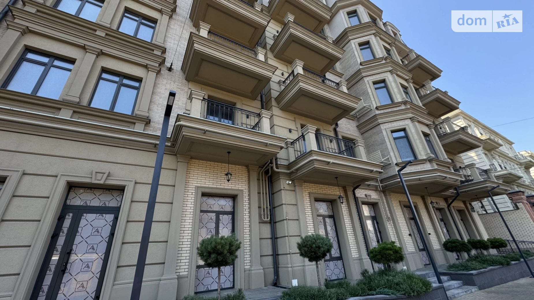 Продается 2-комнатная квартира 128 кв. м в Одессе, Фонтанская дор., 62К - фото 2