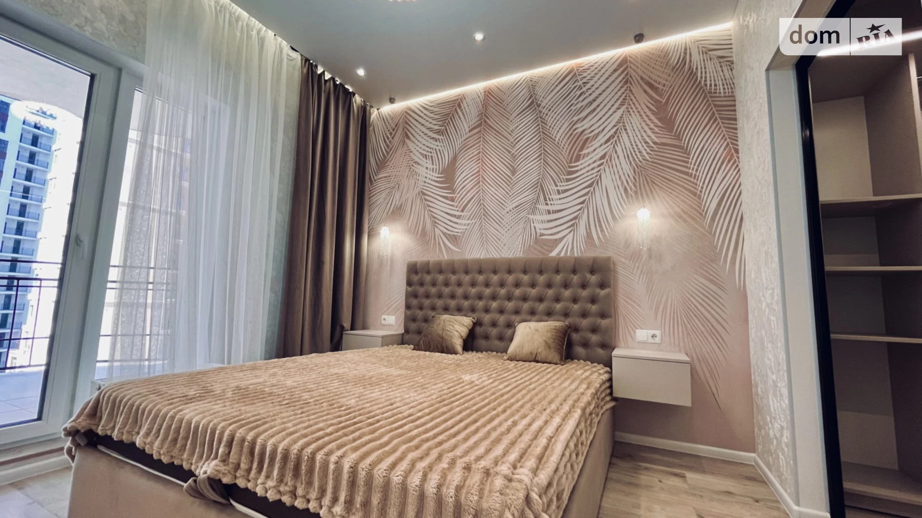 Продается 1-комнатная квартира 42 кв. м в Одессе, ул. Краснова, 1Б - фото 2