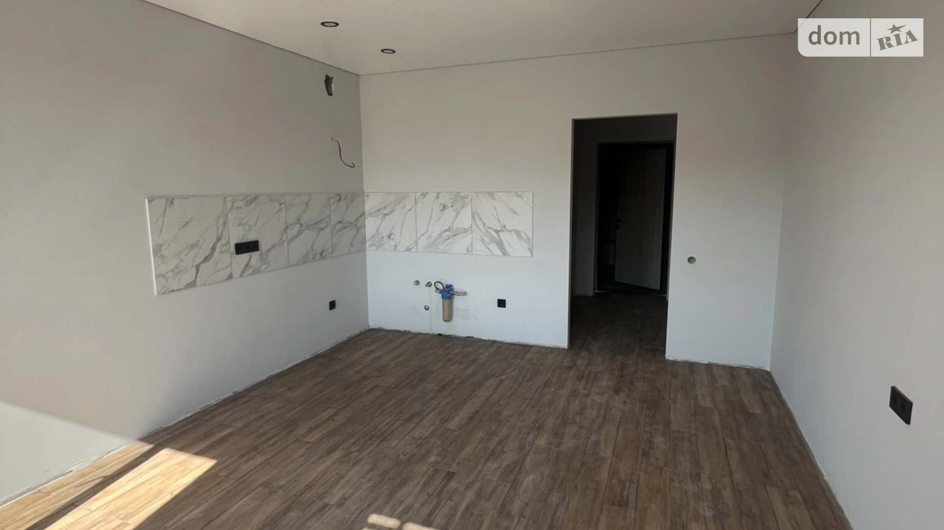 Продается 1-комнатная квартира 28 кв. м в Ирпене, ул. Соборная(ІІІ Интернационала), 34 - фото 2