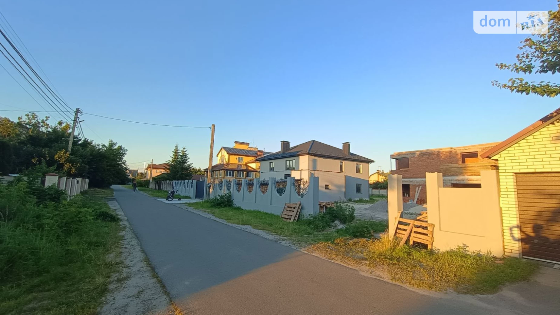Продается дом на 2 этажа 267.3 кв. м с камином, цена: 175000 $ - фото 2