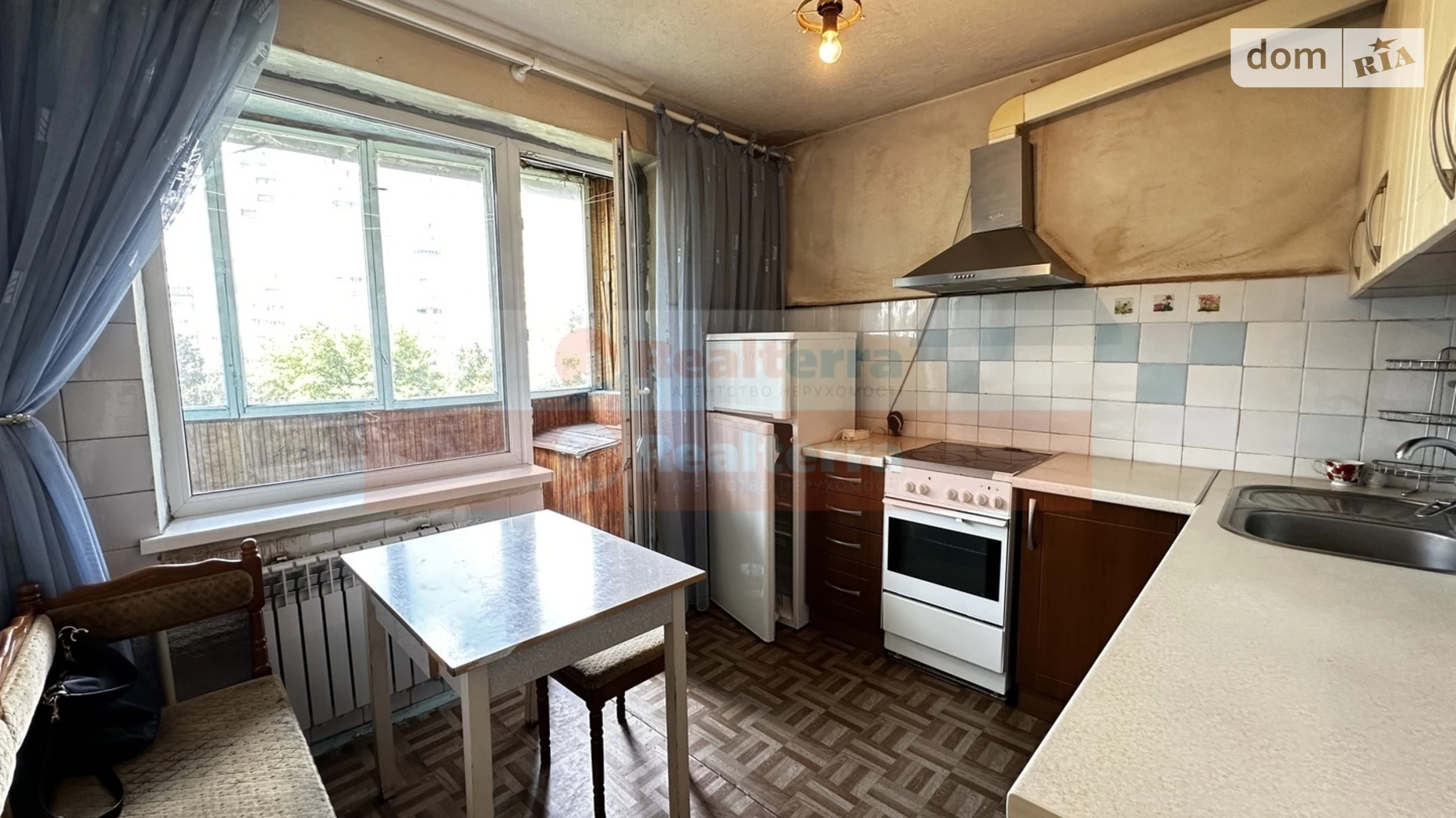 Продается 2-комнатная квартира 47 кв. м в Киеве, ул. Голосеевская, 6 - фото 2