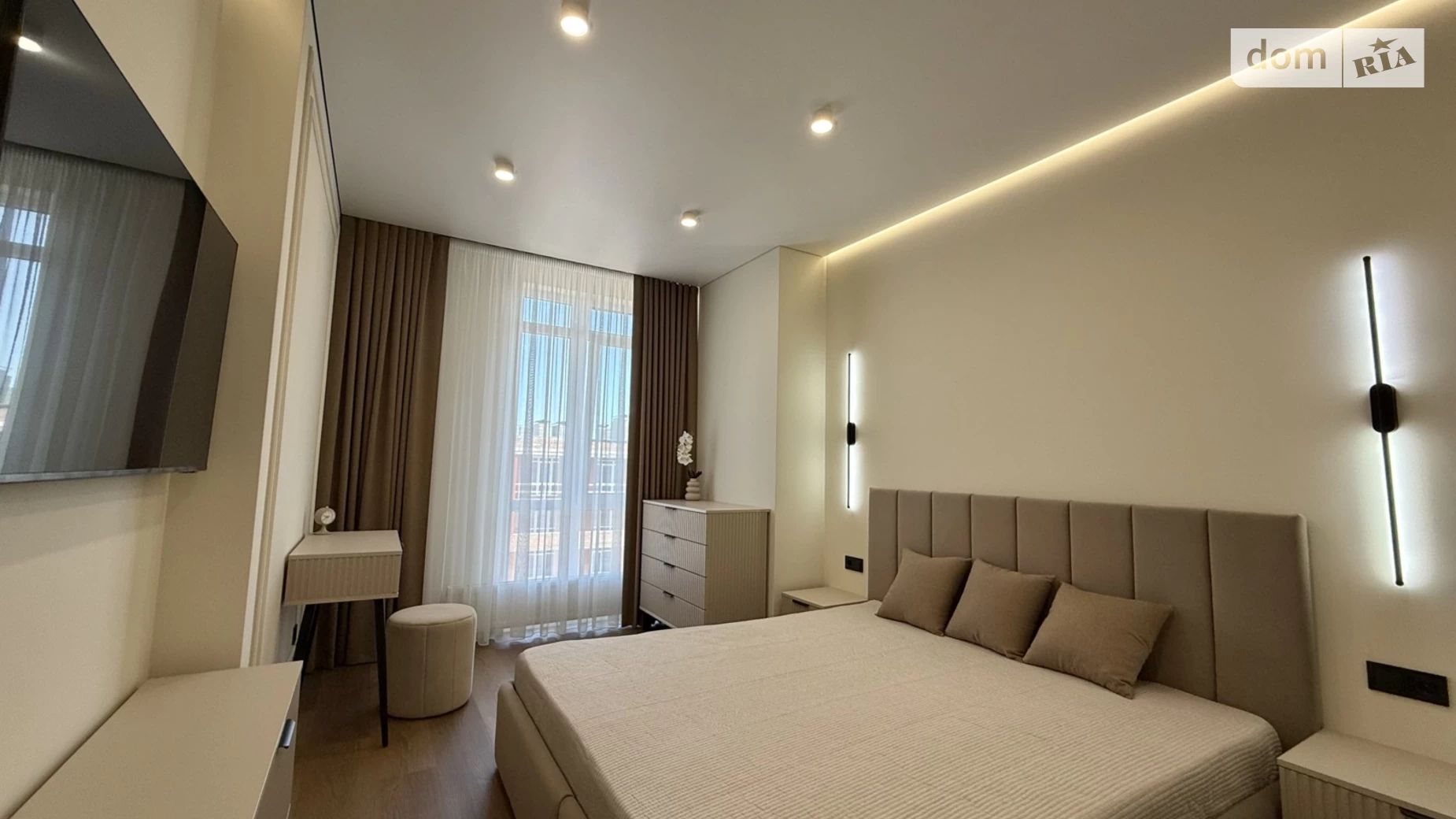 Продается 2-комнатная квартира 82 кв. м в Черновцах, просп. Независимости - фото 4