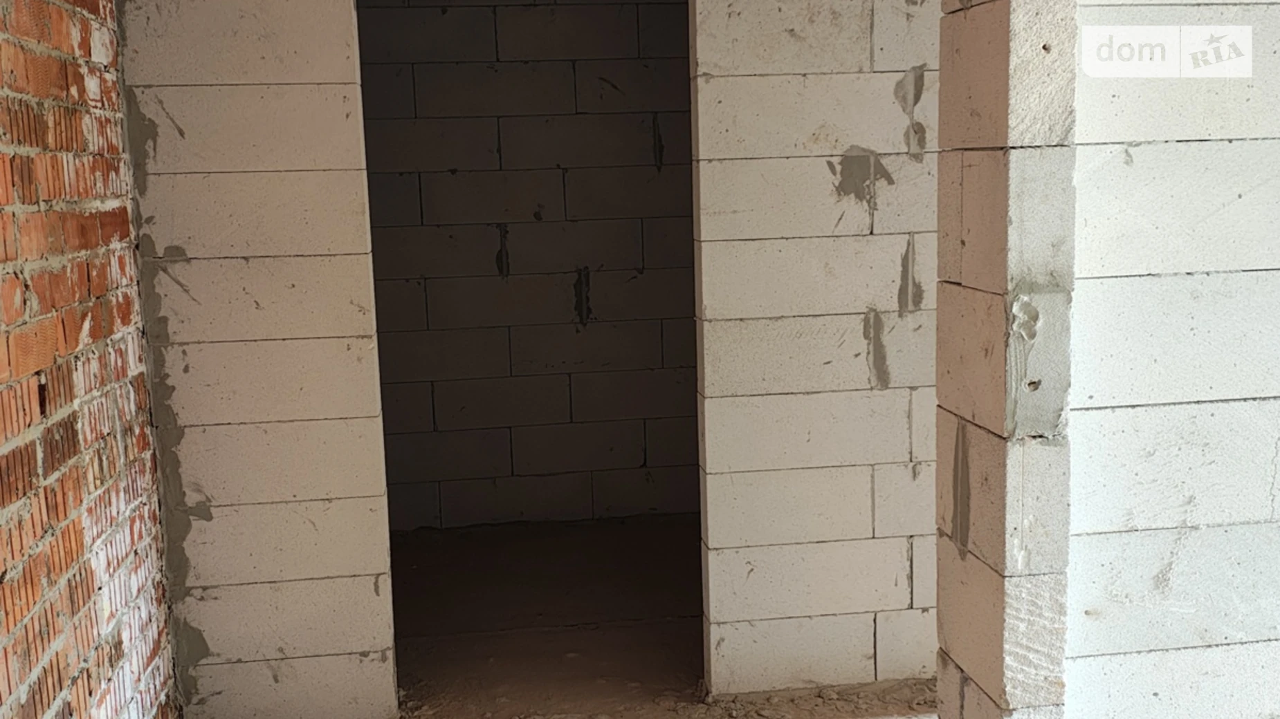 Продается 2-комнатная квартира 68.4 кв. м в Ивано-Франковске, ул. Железнодорожная, 4 - фото 2