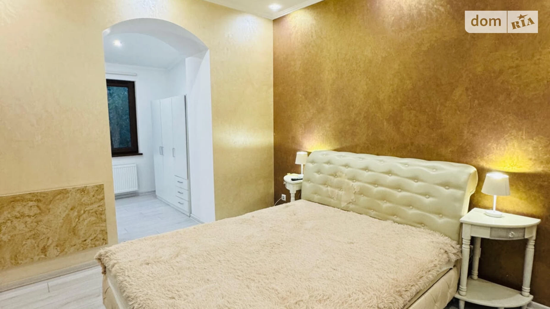 Продается 1-комнатная квартира 41 кв. м в Львове, ул. Михновских Братьев, 5 - фото 2