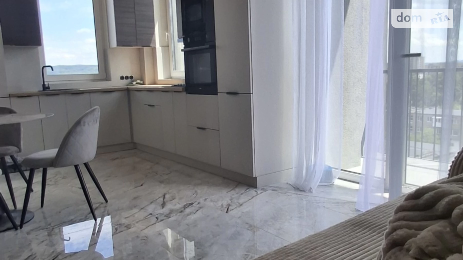 Продается 1-комнатная квартира 55 кв. м в Ужгороде, ул. Иштвана Сечени - фото 2