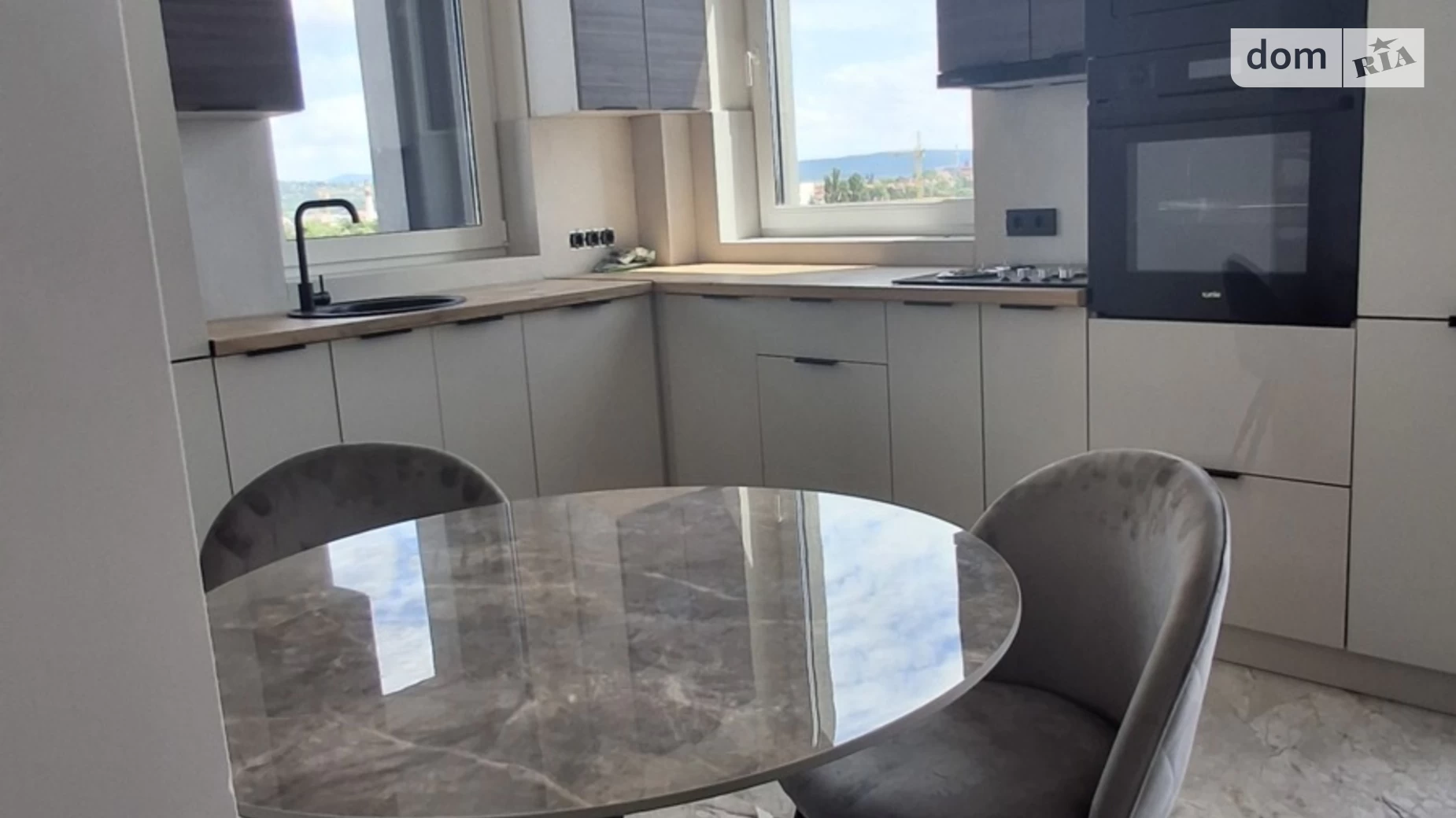 Продается 1-комнатная квартира 55 кв. м в Ужгороде, ул. Иштвана Сечени - фото 3