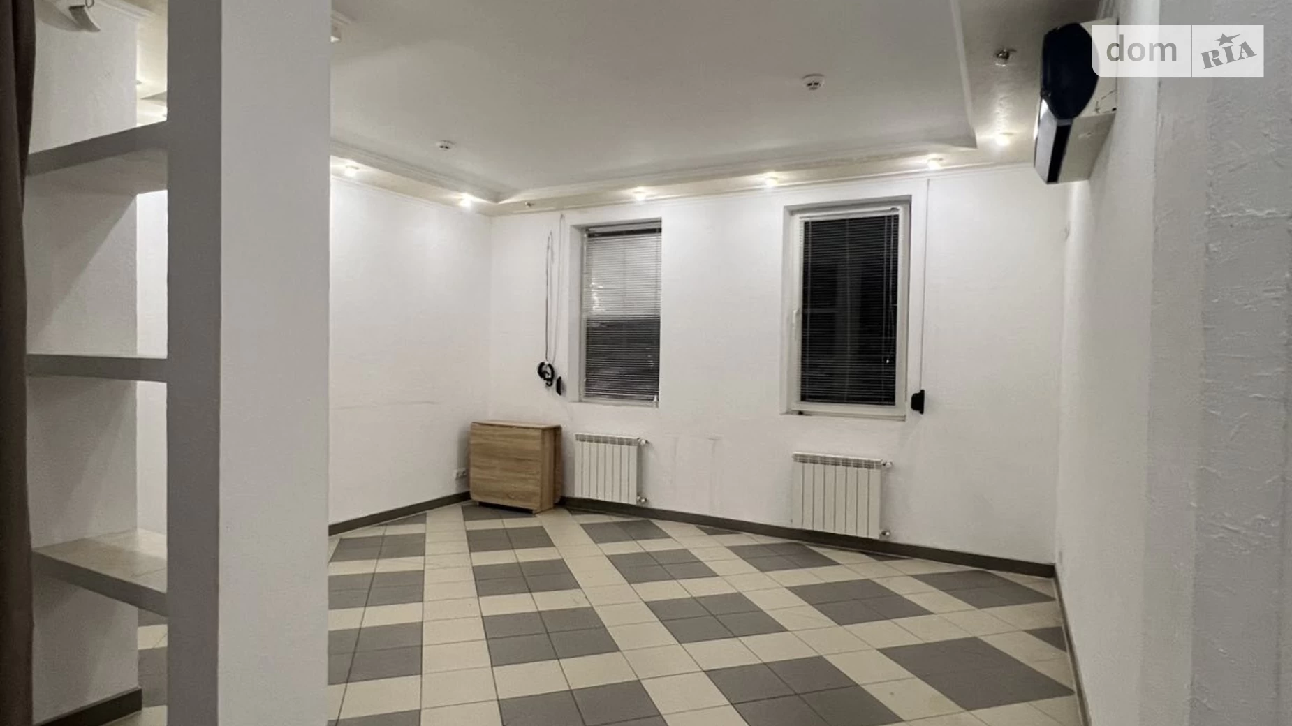Сдается в аренду офис 60 кв. м в бизнес-центре, цена: 300 $ - фото 2