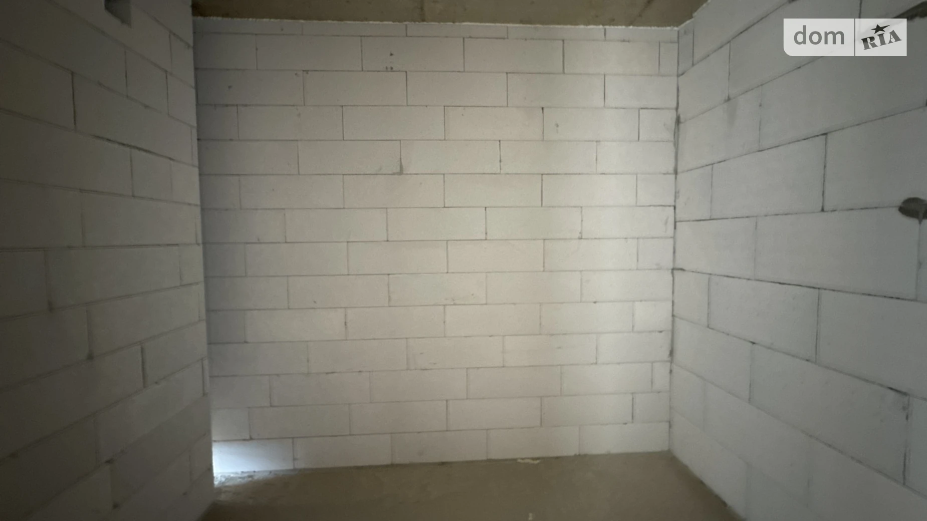 Продается 1-комнатная квартира 43 кв. м в Ивано-Франковске, ул. Хриплинская, 9 - фото 2