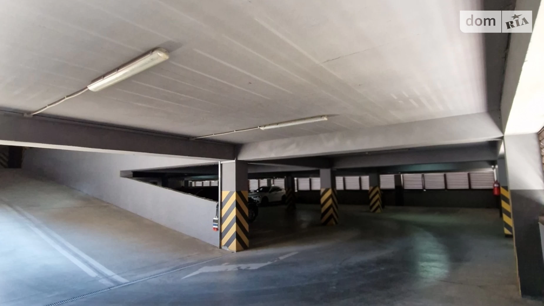 Продается подземный паркинг под легковое авто на 18 кв. м, цена: 17000 $ - фото 2