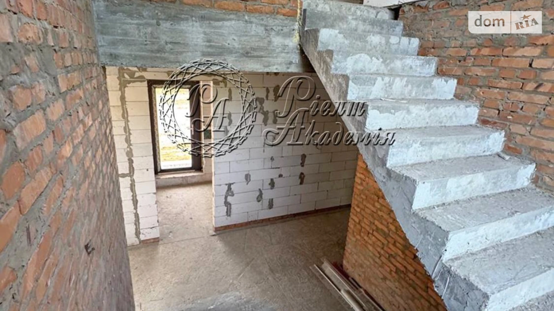 Продается дом на 2 этажа 220 кв. м с бассейном, цена: 185000 $ - фото 5