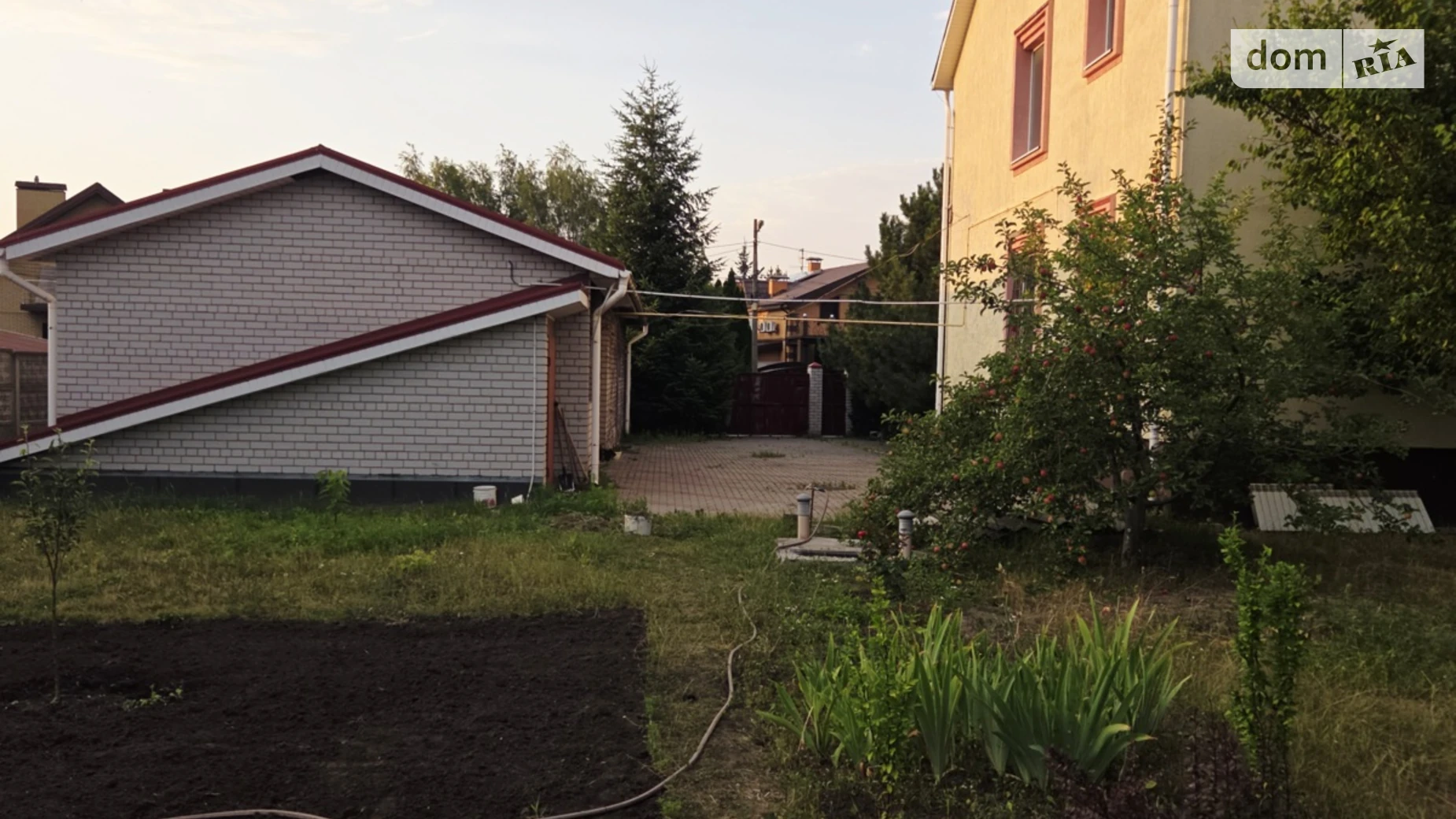 Продается дом на 2 этажа 186 кв. м с бассейном, цена: 220000 $ - фото 2