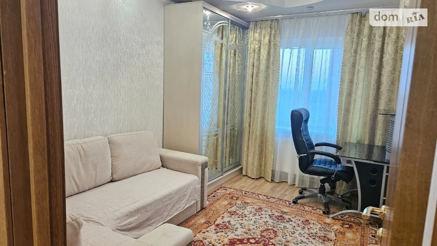 ул. Защитников Украины(1 Мая), 19 Ильичевск Черноморск - фото 4