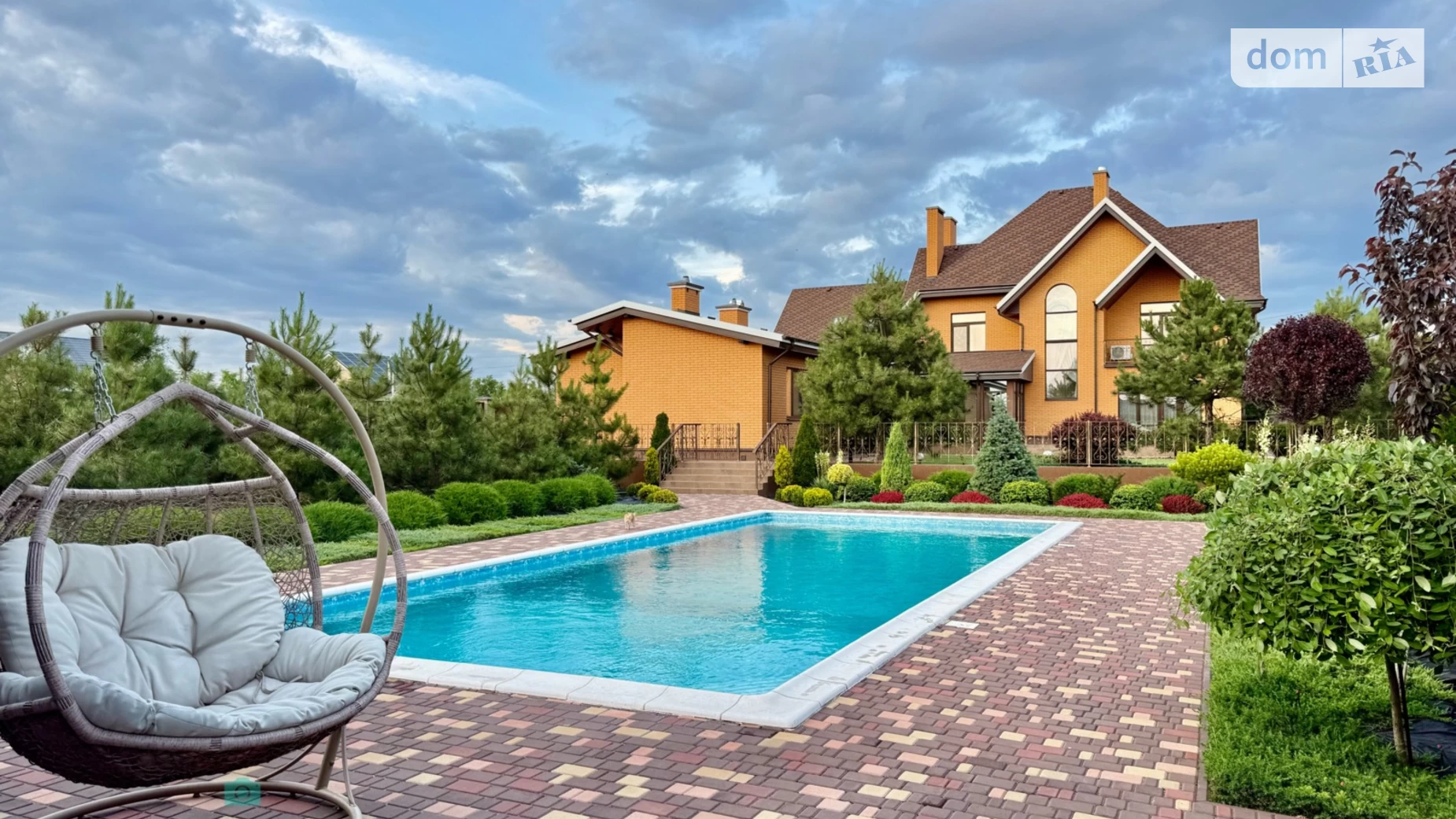 Продается дом на 2 этажа 298.5 кв. м с террасой, цена: 350000 $ - фото 2