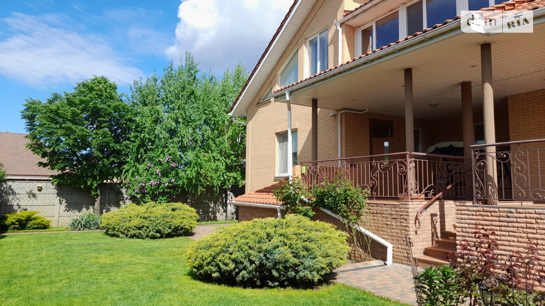 Продается дом на 3 этажа 420 кв. м с балконом, цена: 465000 $ - фото 3