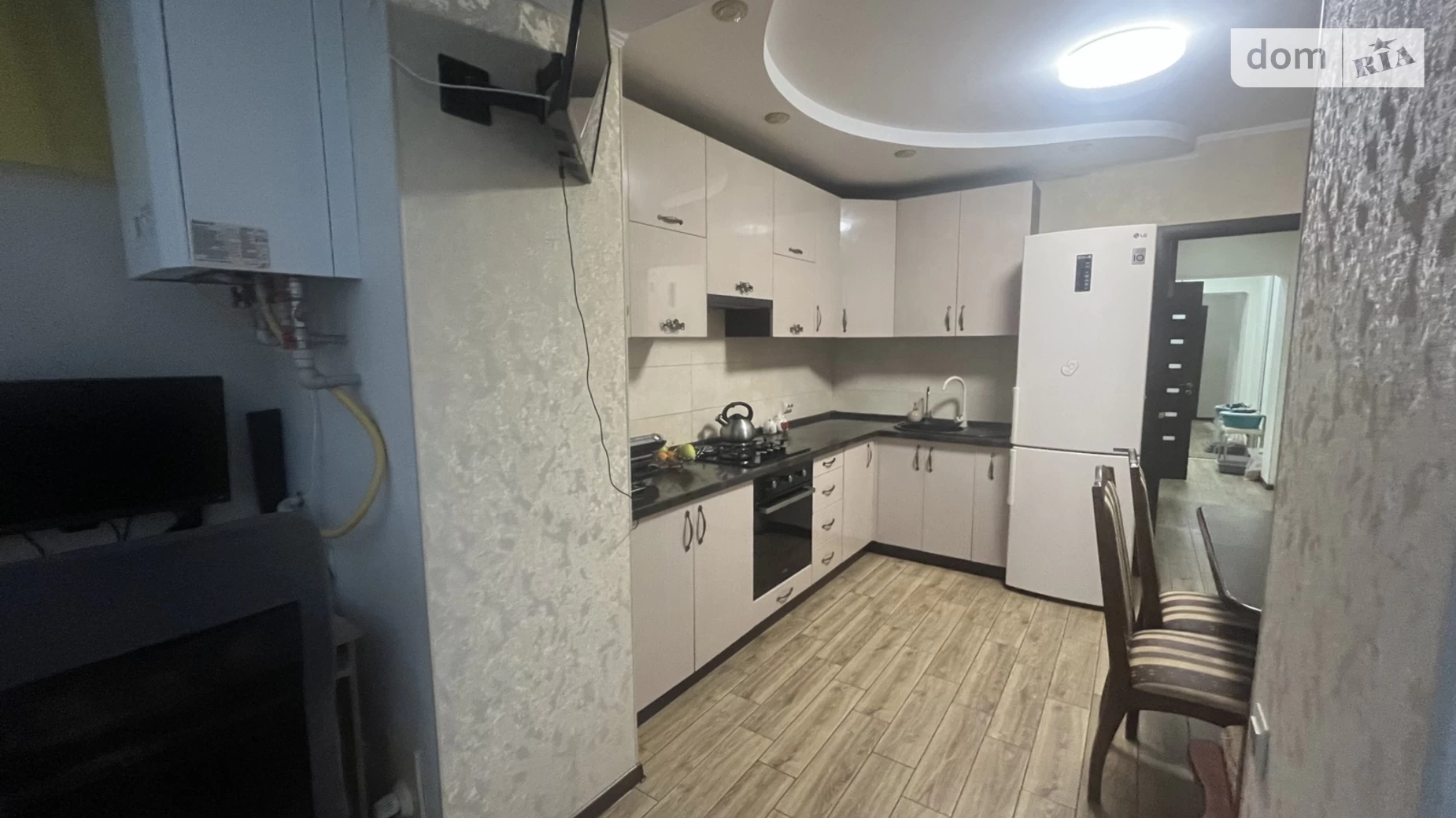 Продается 2-комнатная квартира 56.4 кв. м в Стрижавке, ул. Аллеи - фото 2