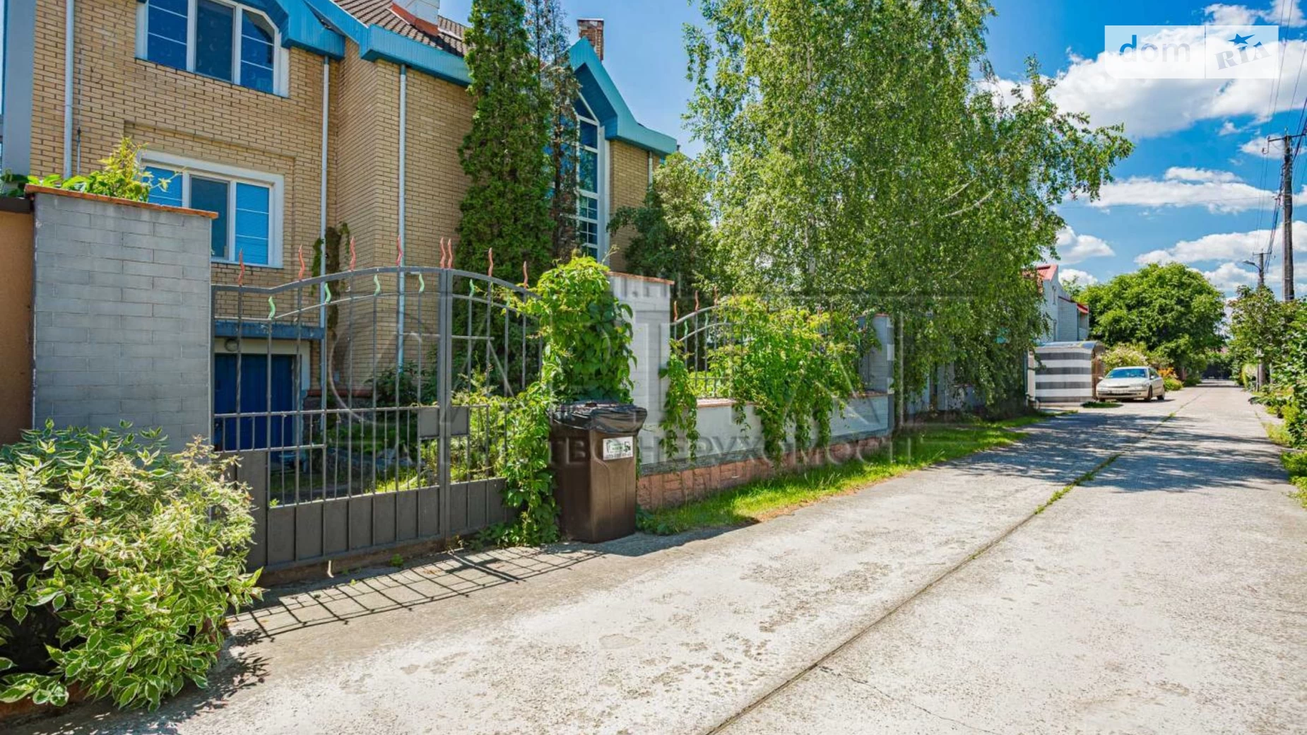 Продается дом на 3 этажа 400 кв. м с камином, цена: 390000 $ - фото 2