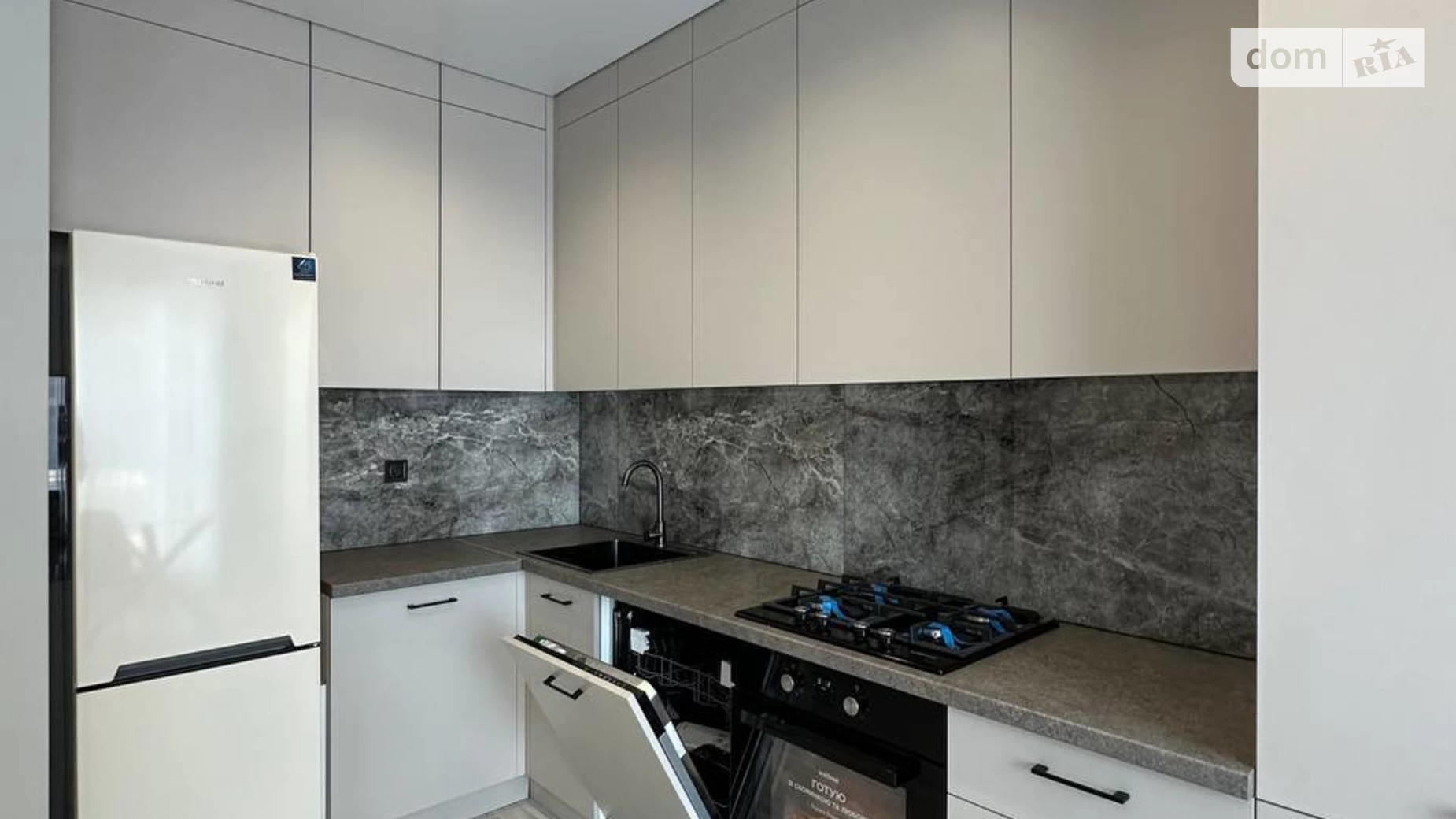 Продается 1-комнатная квартира 45 кв. м в Ровно, ул. Студенческая, 24А - фото 2