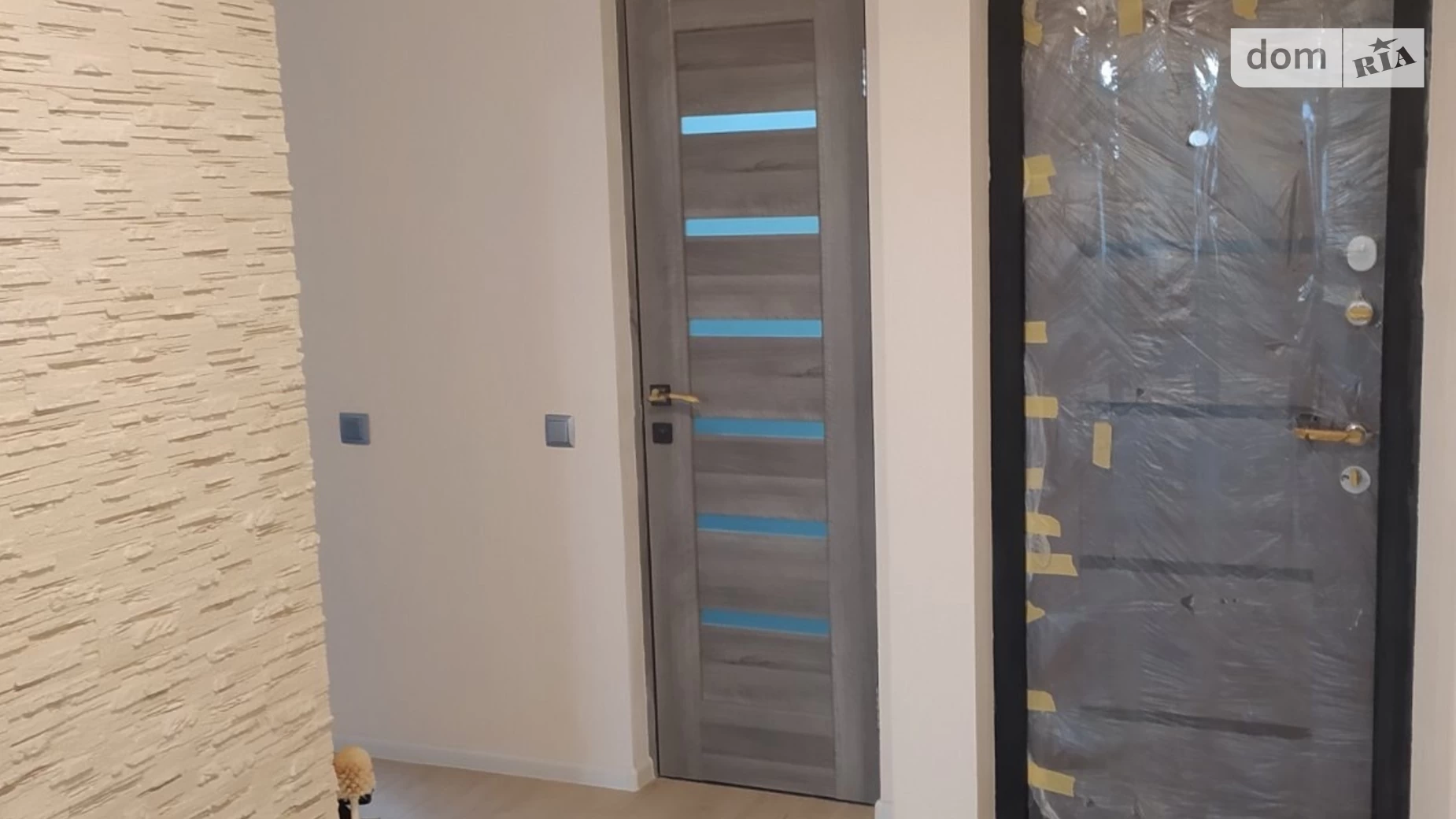 Продается 3-комнатная квартира 56.3 кв. м в Михайло-Ларином, цена: 25000 $ - фото 2