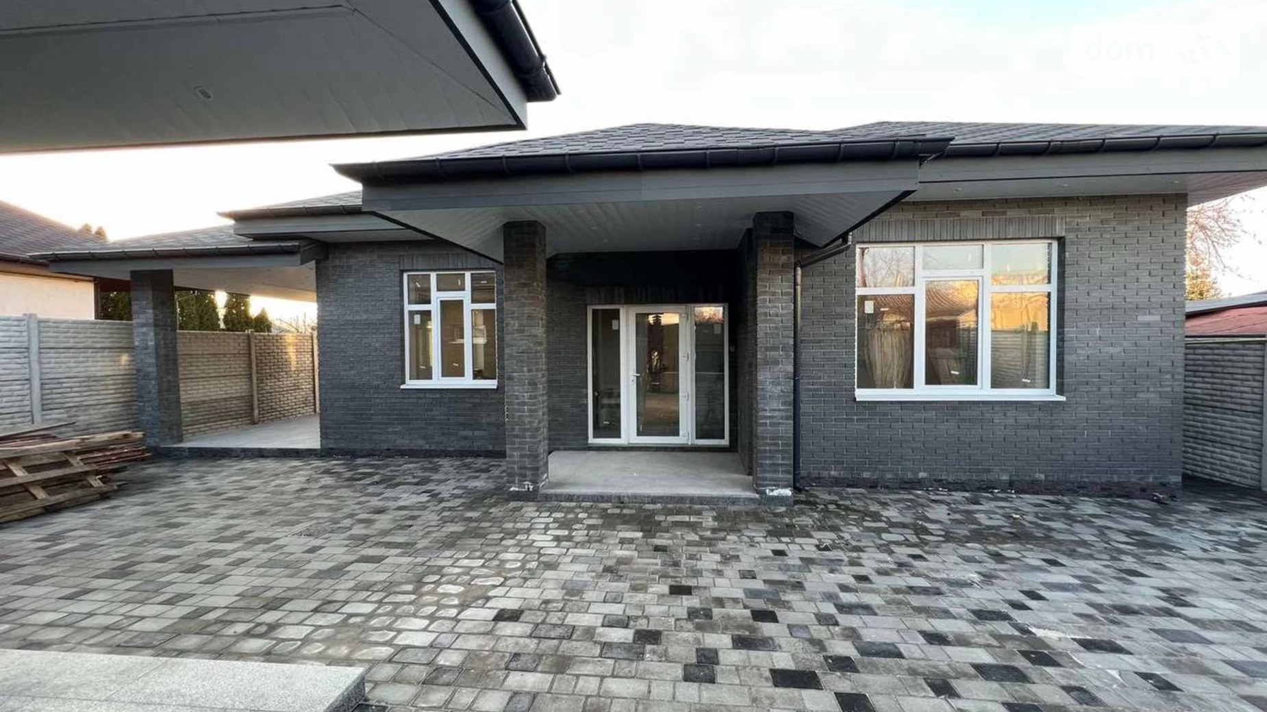 Продается одноэтажный дом 150 кв. м с камином, цена: 260000 $ - фото 2