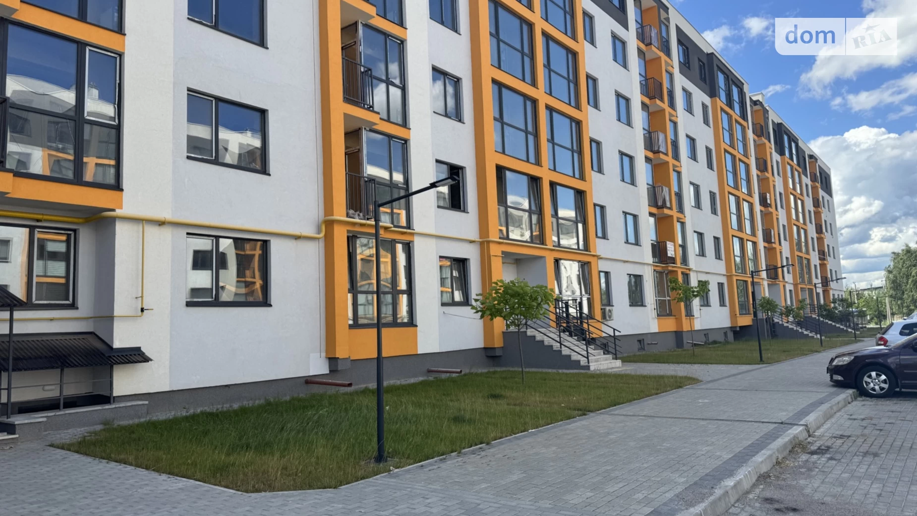 Продается 2-комнатная квартира 74 кв. м в Березиной, ул. Радужная, 104 - фото 2