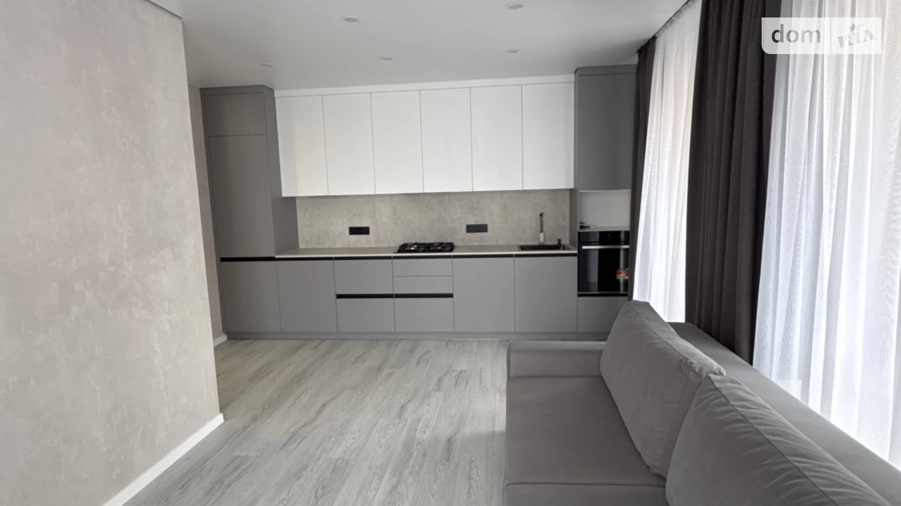 Продается 2-комнатная квартира 69 кв. м в Ровно, ул. Соборная, 227Д - фото 2