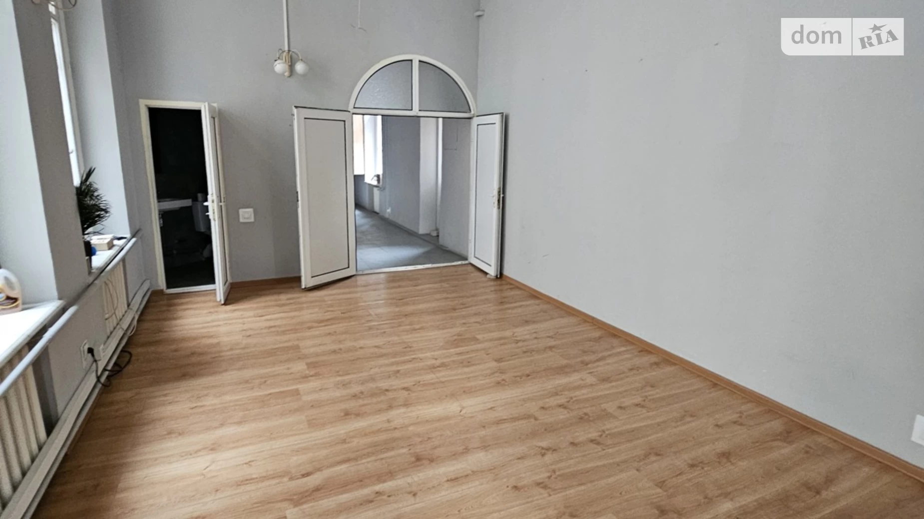 Сдается в аренду офис 196 кв. м в бизнес-центре, цена: 1000 $ - фото 5