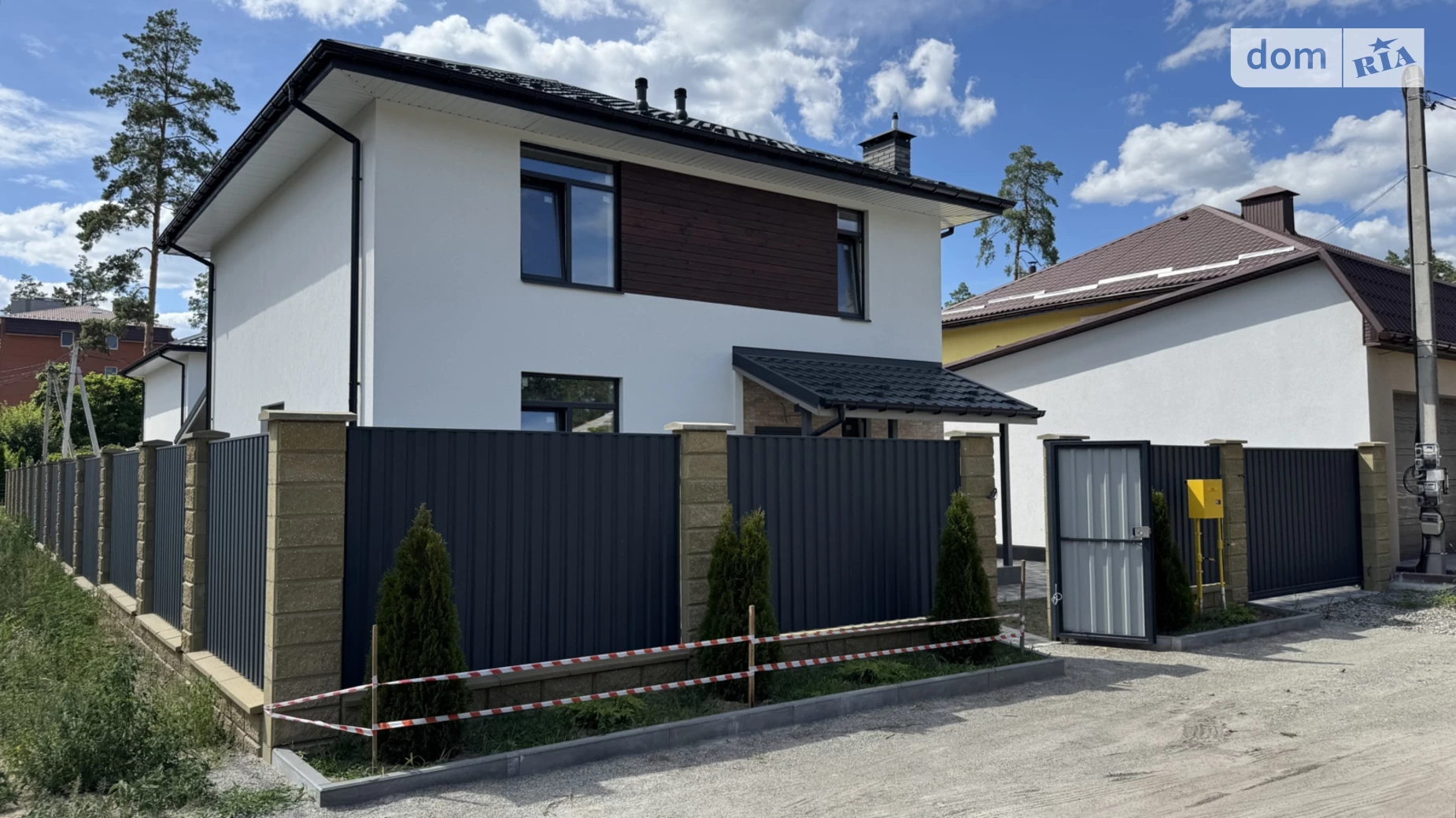 Продается дом на 2 этажа 142 кв. м с подвалом, цена: 150000 $ - фото 2