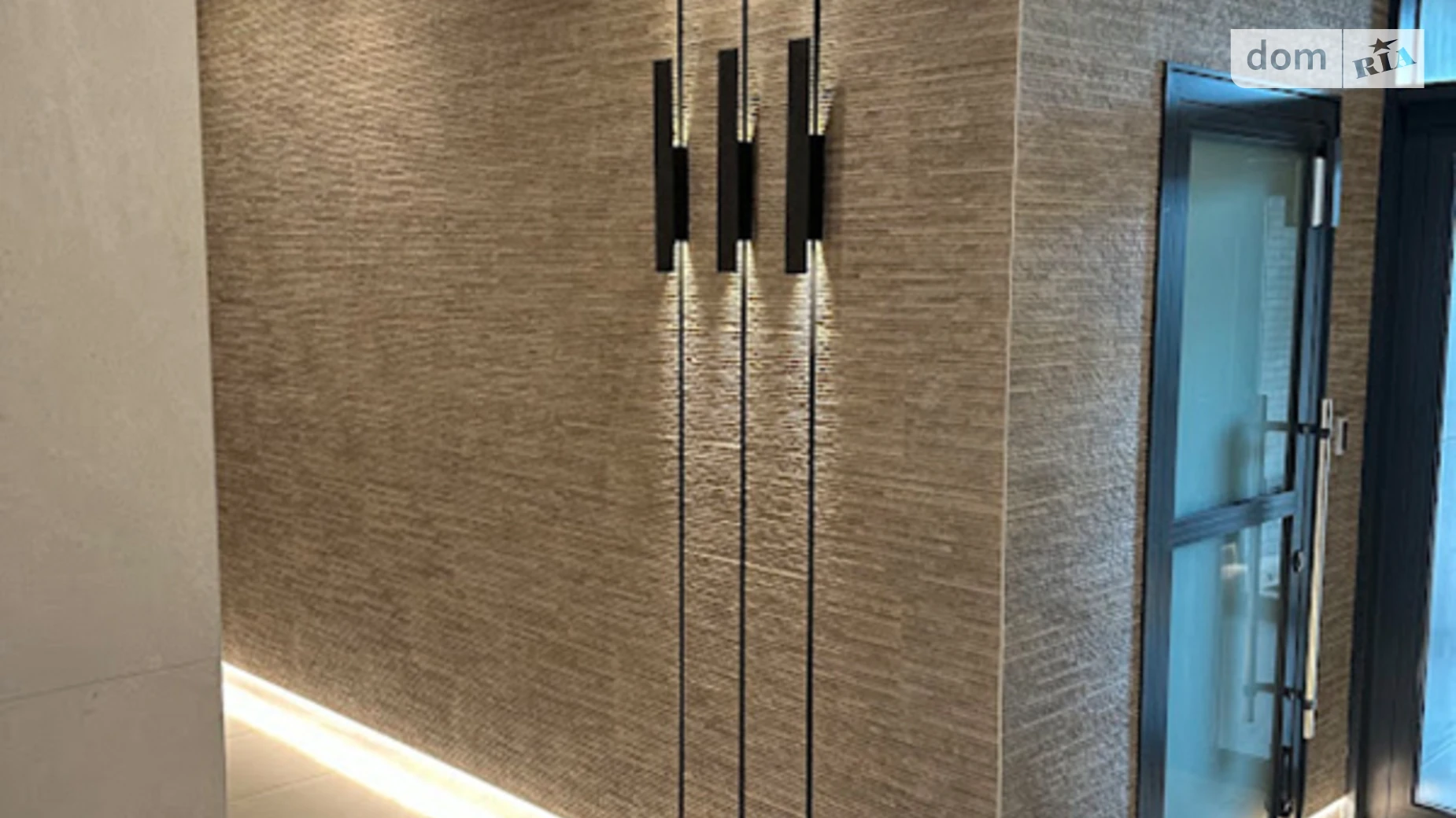 Продается 2-комнатная квартира 67.8 кв. м в Киеве, ул. Салютная, 2 корпус 7 - фото 3