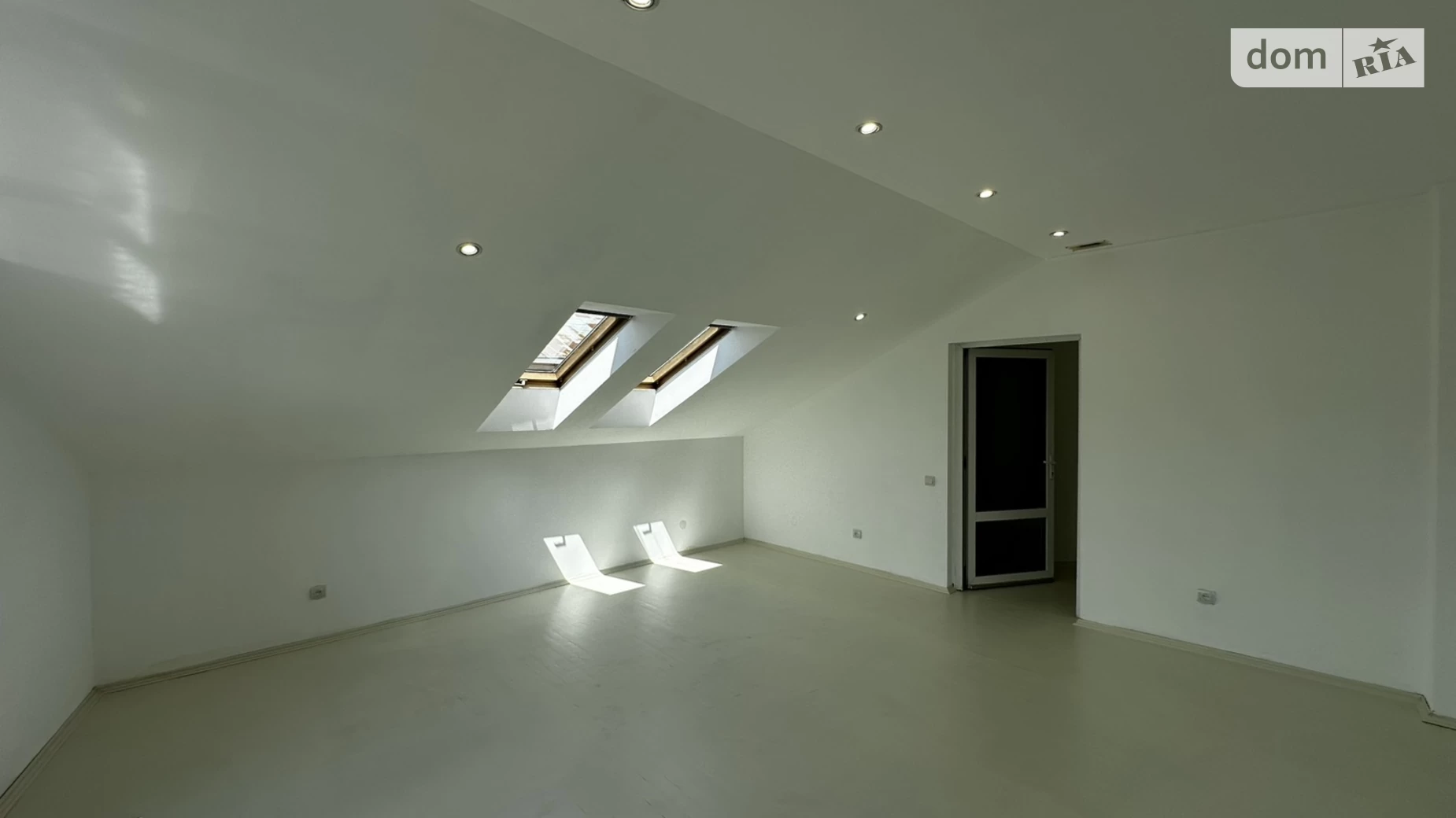 Продается 9-комнатная квартира 300 кв. м в Львове, ул. Франко Ивана - фото 5