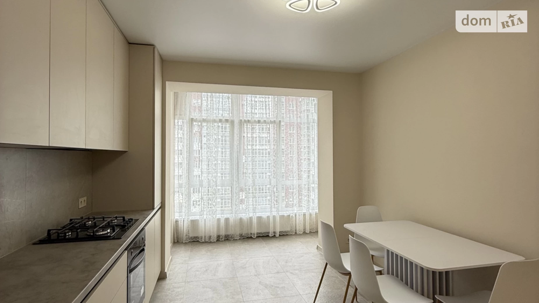 Продается 2-комнатная квартира 65.5 кв. м в Ивано-Франковске, ул. Высочана Семена, 18 - фото 3