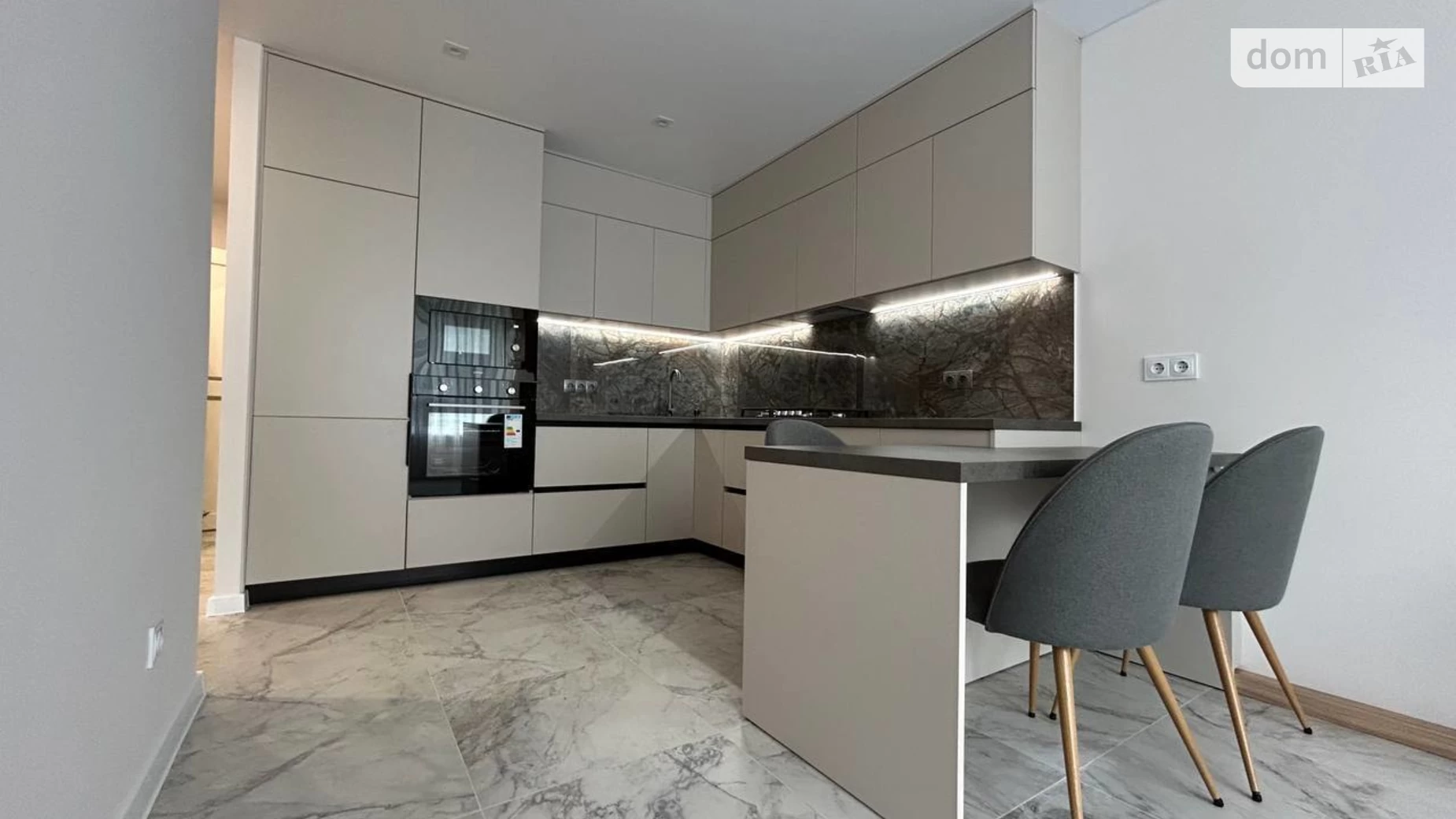 1-комнатная квартира 47 кв. м в Тернополе, ул. Черновецкая - фото 2