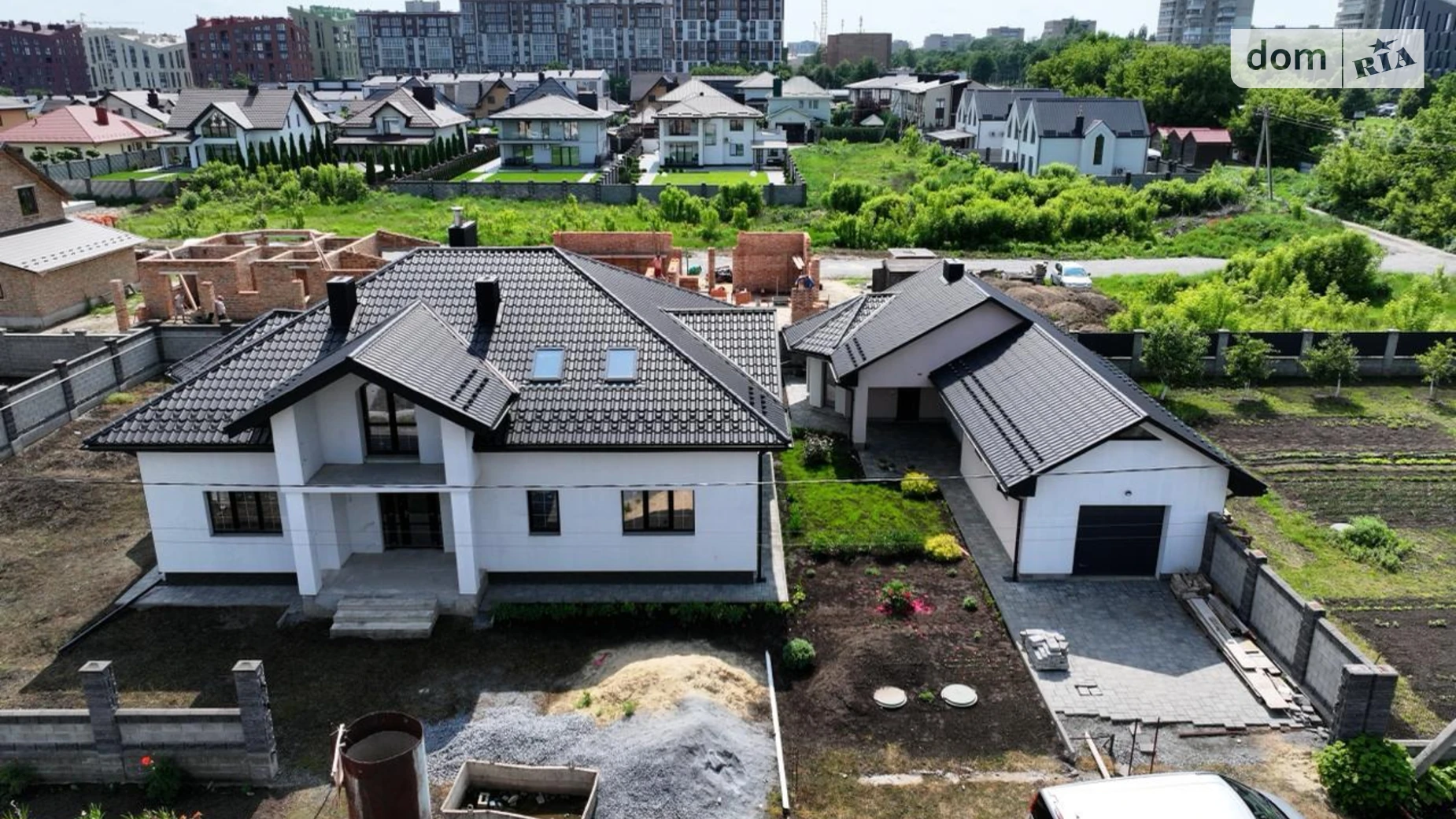 Продается дом на 2 этажа 270 кв. м с беседкой, цена: 240000 $ - фото 2