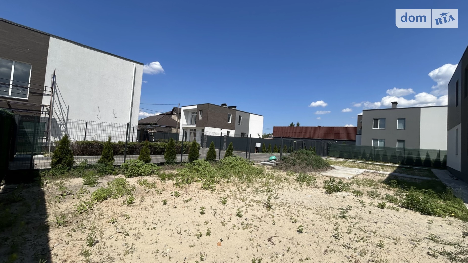 Продается дом на 2 этажа 200 кв. м с бассейном, цена: 155000 $ - фото 3