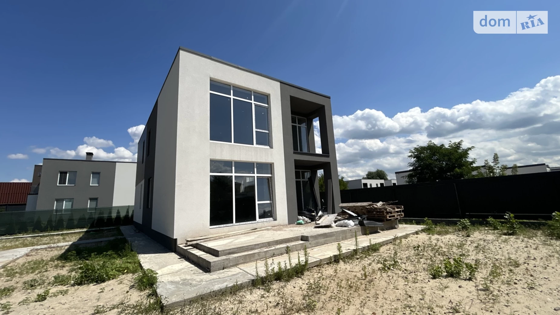 Продается дом на 2 этажа 200 кв. м с бассейном, цена: 155000 $ - фото 4