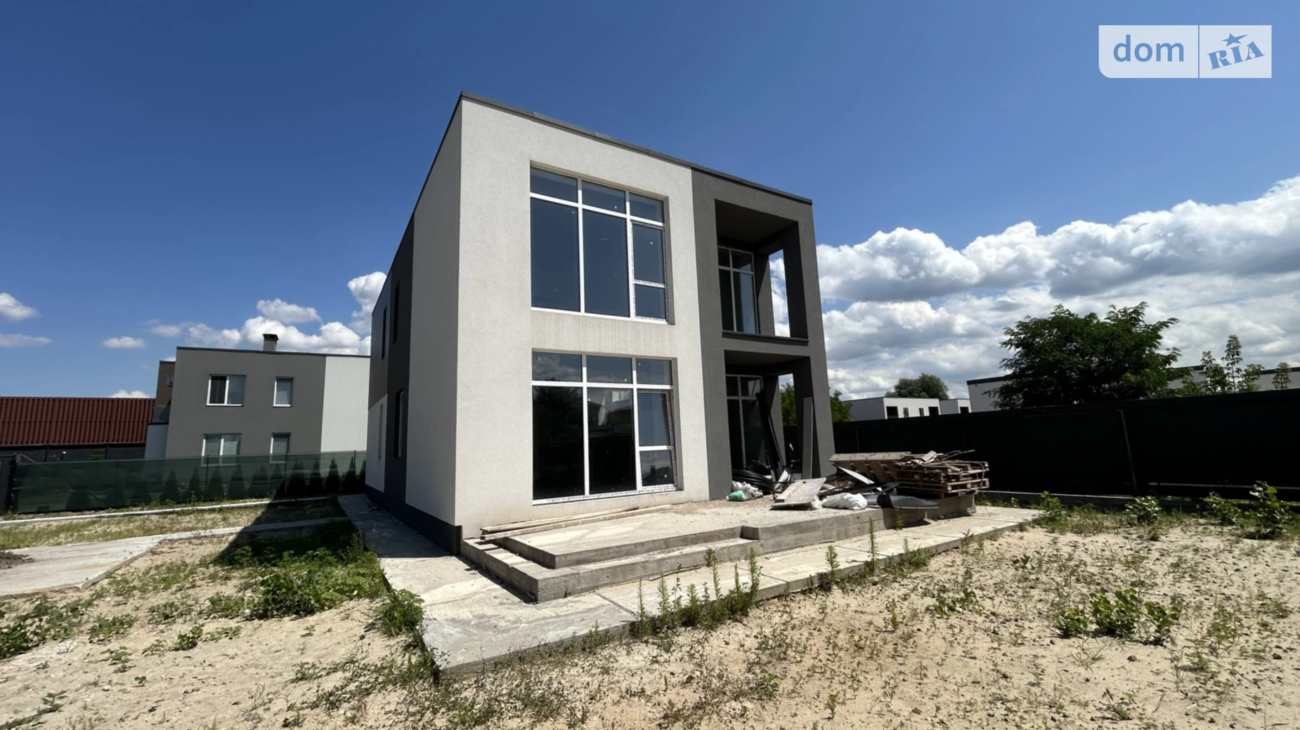 Продается дом на 2 этажа 200 кв. м с бассейном, цена: 155000 $ - фото 5