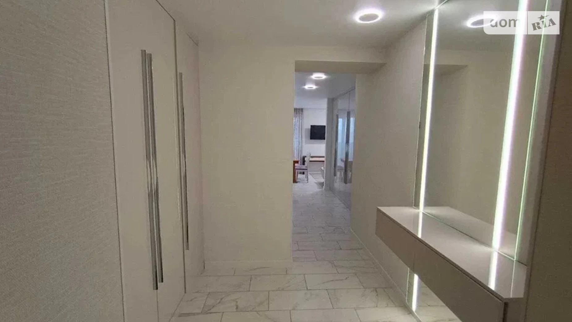 Продается 1-комнатная квартира 52 кв. м в Харькове, ул. Молочная, 32 - фото 2