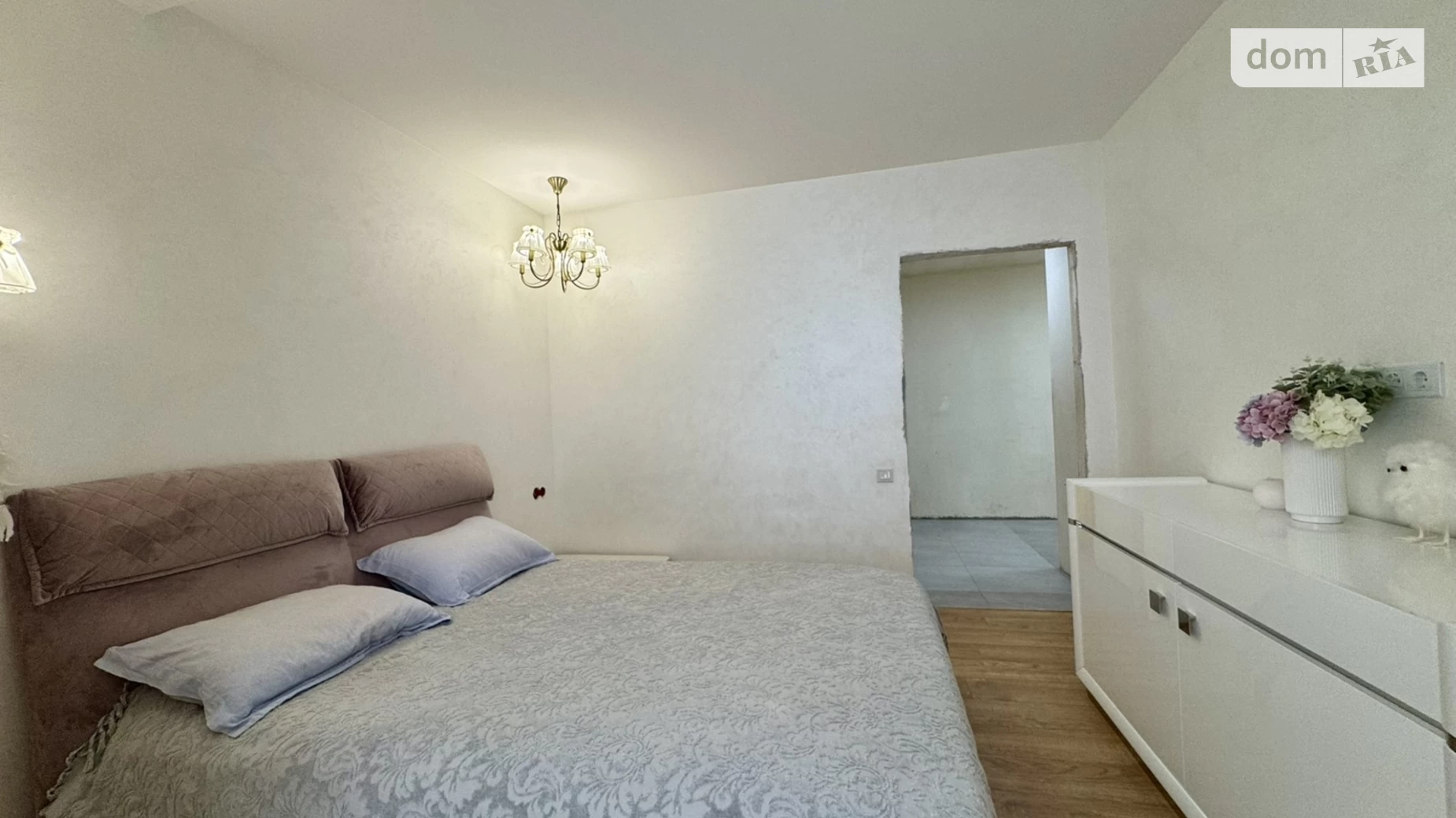 Продается 2-комнатная квартира 72.8 кв. м в, цена: 52000 $ - фото 3