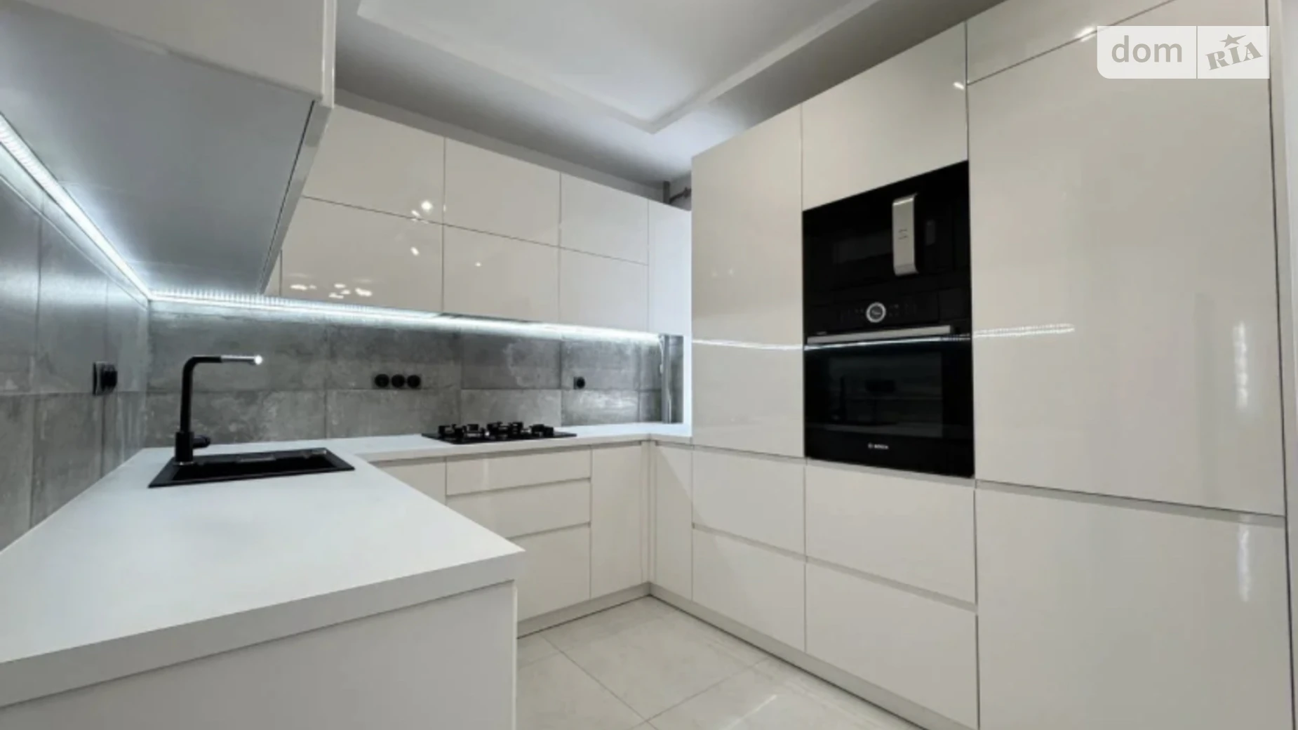 Продается 2-комнатная квартира 63 кв. м в Криховцах, ул. Довженко А., 21А - фото 2