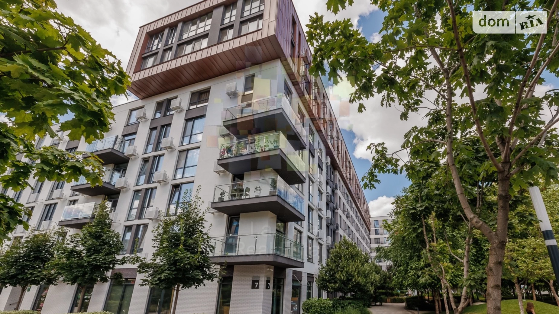 Продається 3-кімнатна квартира 83.6 кв. м у Києві, вул. Салютна, 2 корпус 7 - фото 2