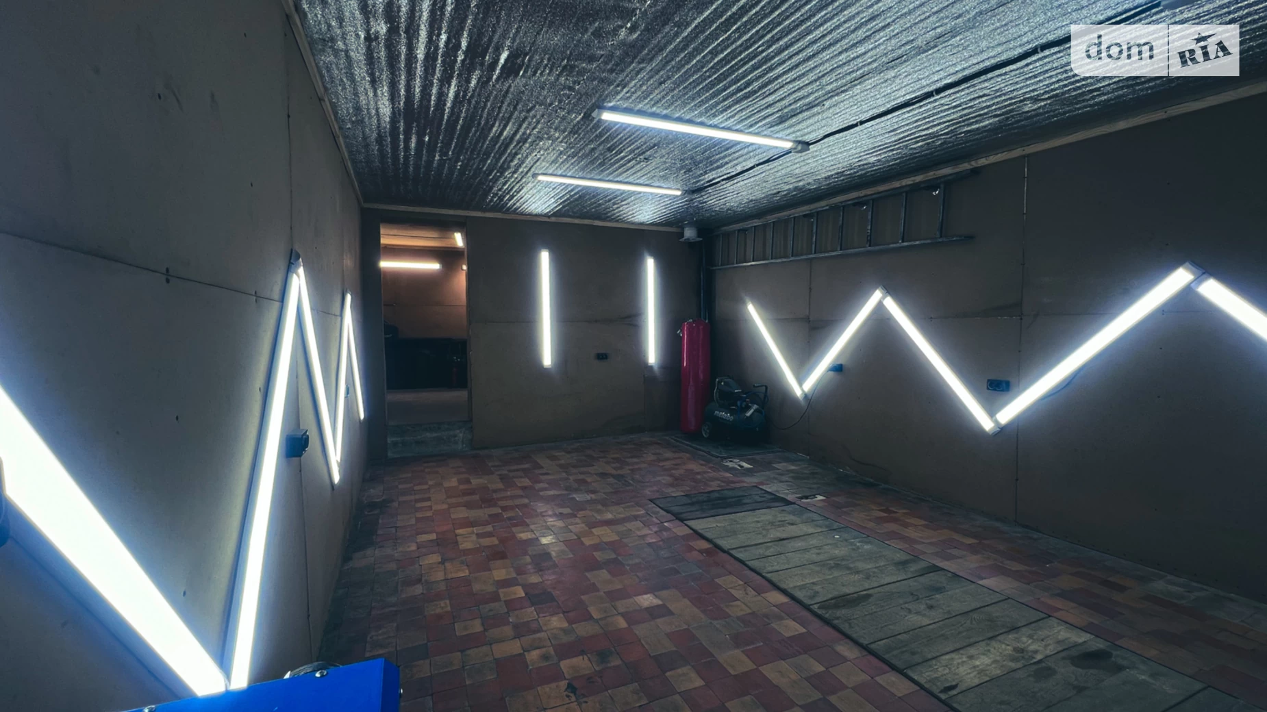 Продается отдельно стоящий гараж под легковое авто на 51 кв. м, цена: 15200 $ - фото 3