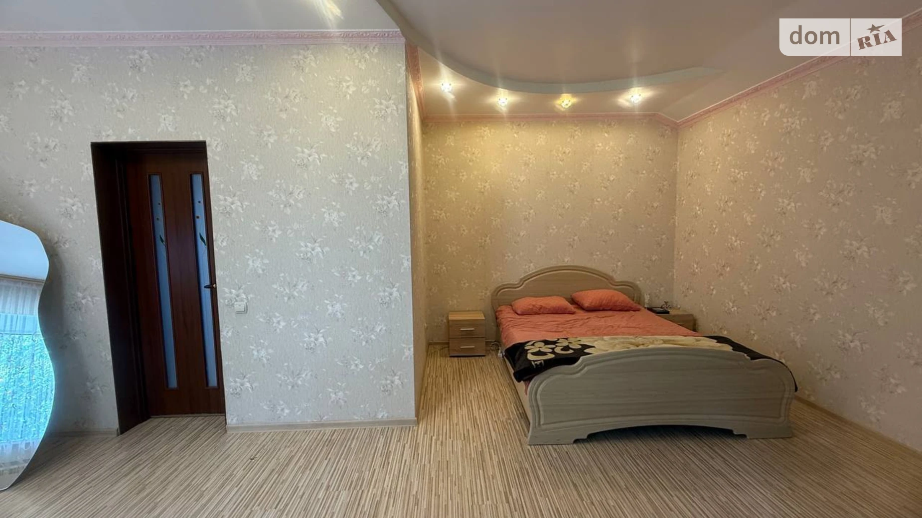 Продается дом на 2 этажа 223 кв. м с камином, цена: 235000 $ - фото 4